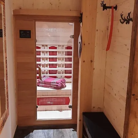 Apartment 5 Sterne Zirbe Mit Eigener Infrarotsauna Und Whirlpoolbadewanne *
